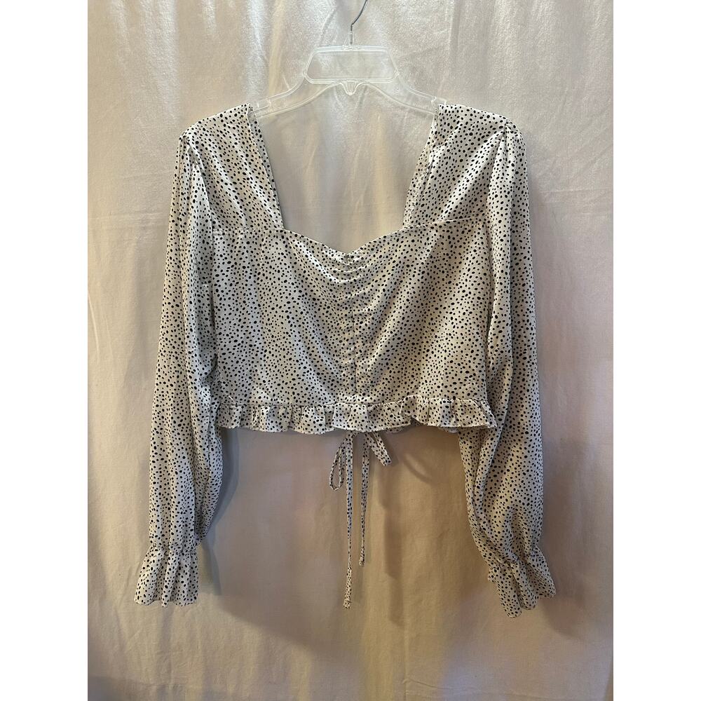 Dalmatian Dot Puff-Sleeve Crop Top (P2P 18”) – Size S/M